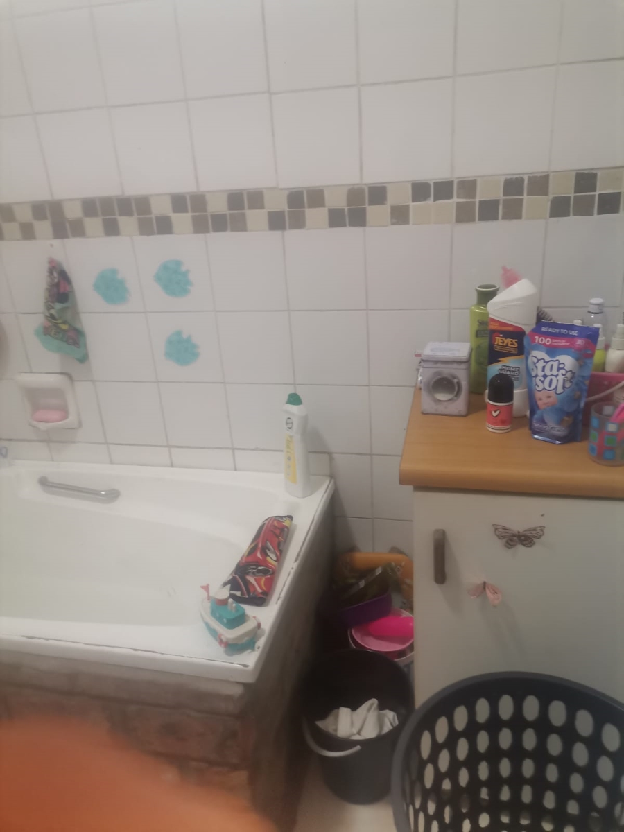 2 Bedroom Property for Sale in Sidwell Eastern Cape